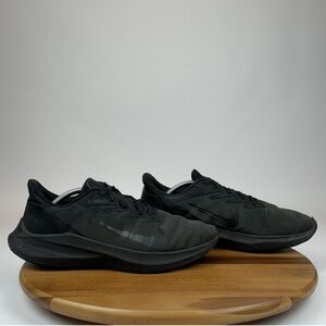 Nike Black Zoom Winflo 7